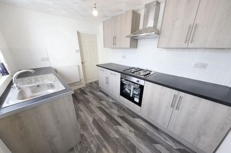 3 bedroom terraced house to rent - Photo 5