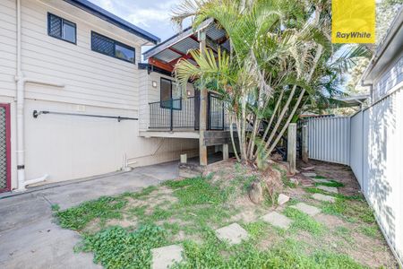 Charming Family Home - Photo 5