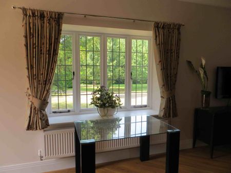 1 bedroom in a flat share to rent - Photo 2