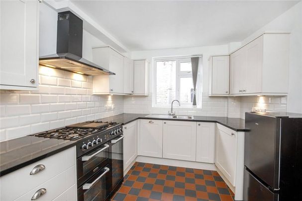 3 bedroom maisonette to rent - Photo 1