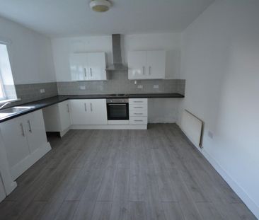 3 bedroom House To Let - Photo 2