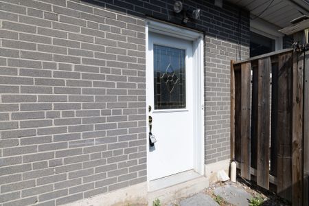 For Lease - 837 Sanok Drive, Pickering, Ontario - Photo 2