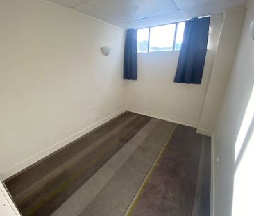 Chic 3BR Te Aro Apt - Central Living! - Photo 5