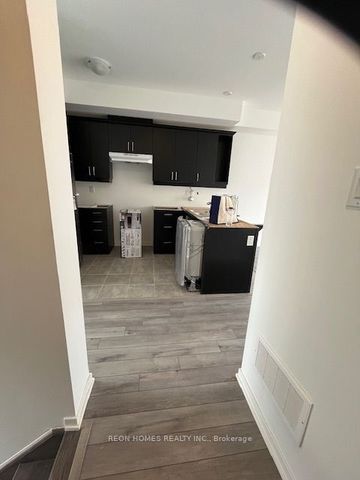 For Lease - 764 Heathrow Path, Oshawa, Ontario - Photo 3