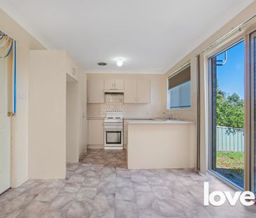 1/2 Hillview Crescent, Macquarie Hills, NSW, 2285 - Photo 4