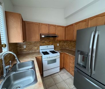 For Lease - 3704 Golden Locust Drive, Mississauga, Ontario - Photo 3