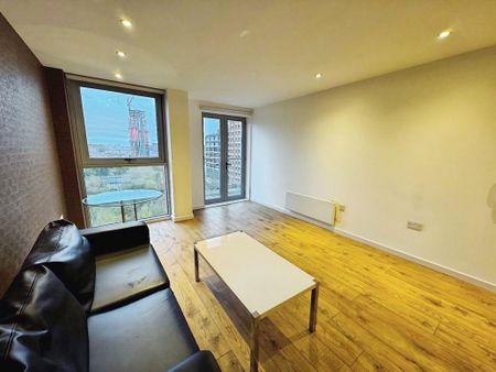 2 bedroom flat to rent - Photo 2