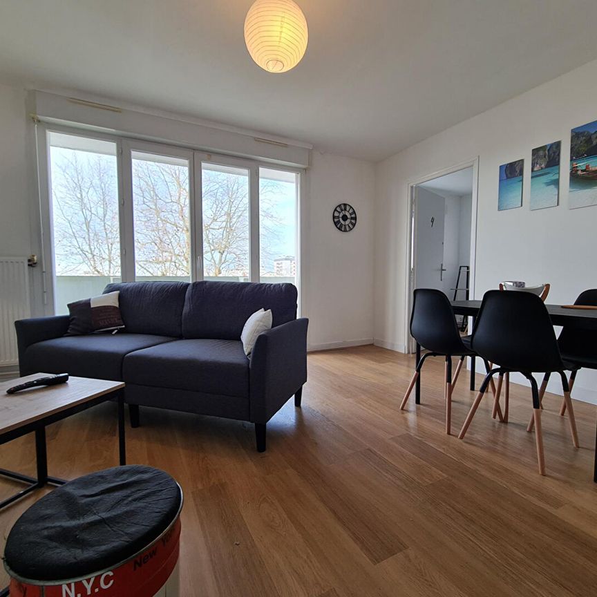 Location Appartement 5 pièces 83m² - Photo 1