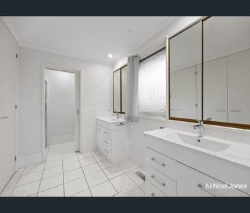 SUPERB FIVE-BEDROOM FAMILY HOME IN A PRIME SCHOOL ZONE - Photo 1