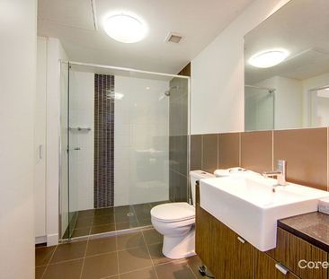 40/2-4 Kingsway PlaceCentral Holborn, 4810, Townsville City Qld - Photo 5