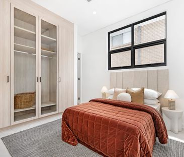 Brand New Luxury Five Bedroom Home in Ultra-Convenient Location - Photo 6