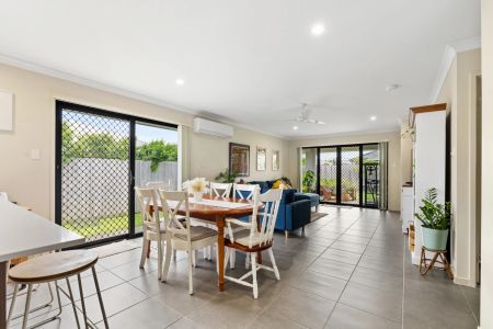 Modern Family Home with Media Room, Spacious Layout, and Prime Location! - Photo 4