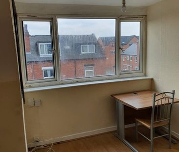 Room in a Shared House, Linden Road, LS11 - Photo 1