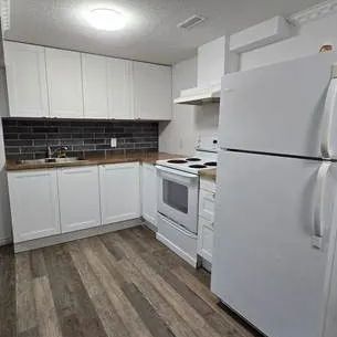 524 Hayward Crescent #Basement - Photo 1