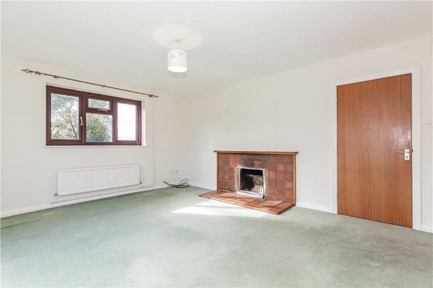 **12 or 6 MONTH LETTING** Four bedroom detached house positioned in a large plot in a desirable South Oxfordshire village location. - Photo 1