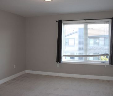 For Lease - 1960 Dalmagarry Road Unit# 40, London North, Ontario - Photo 2