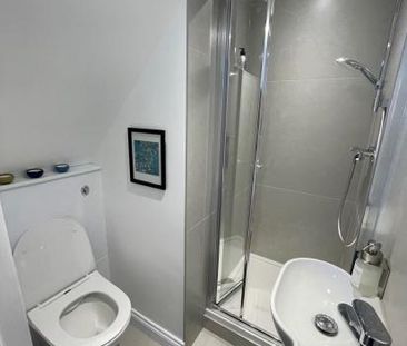 Short let double room in Hanwell with ensuite and fortnightly clean... - Photo 3