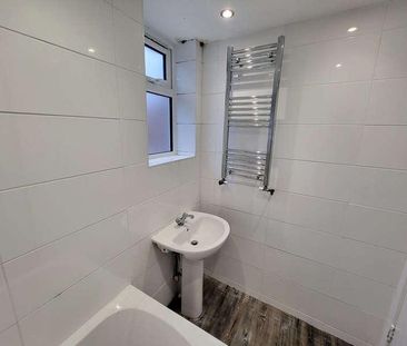 Luton, LU2 - Photo 4