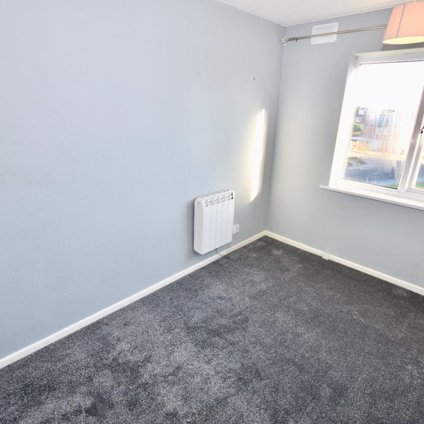 Bowfell Close, Nod Rise, Mount Nod, Coventry, CV5 7JN - 2 Bedroom Top Floor Flat - Photo 1