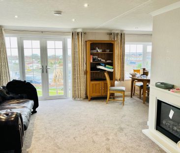 South Coast Road, Peacehaven - Photo 1