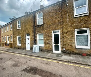 2 bedroom terraced house to rent - Photo 4