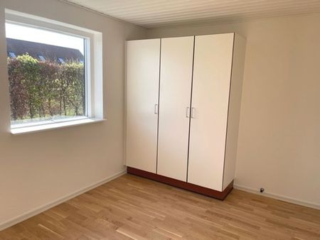 Skønt 4-værelses rækkehus i Fraugde - Photo 2