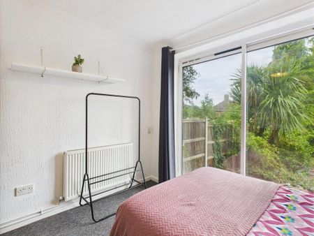 1 bedroom in a house share to rent - Photo 3