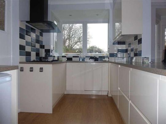 Lincoln Road, Peterborough, PE4 - Photo 1