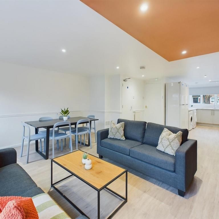 6 bedroom house to rent - Photo 1