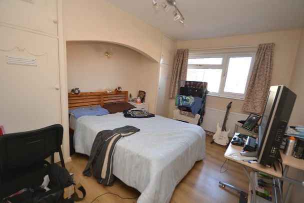 3 bed Flat for Rent - Photo 1