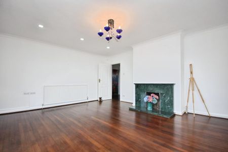 5 bedroom bungalow to rent - Photo 2