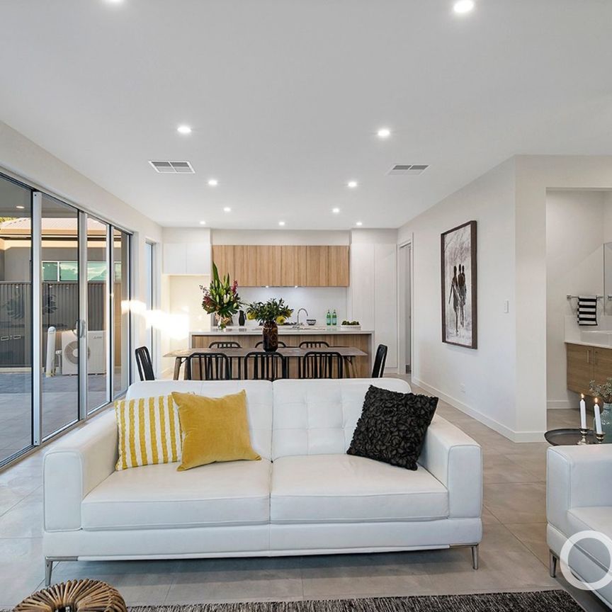 Open the Door To Refined Executive Living - Photo 1