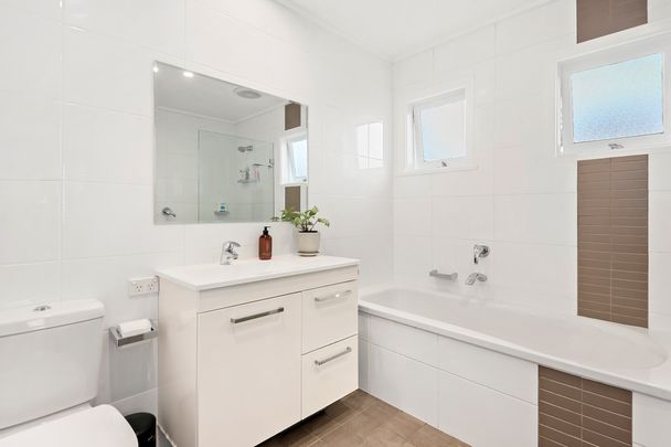 5 Annette Place, Belrose NSW 2085 - House For Rent | Domain - Photo 1