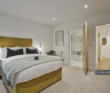 1 bedroom in a flat share to rent - Photo 3