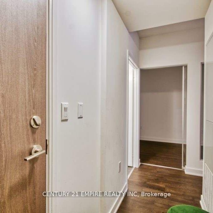 For Lease - 27 Bathurst Street Unit# 909, Toronto, Ontario - Photo 1