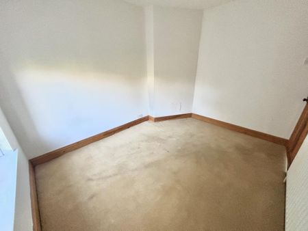 2 bedroom semi-detached house to rent - Photo 4