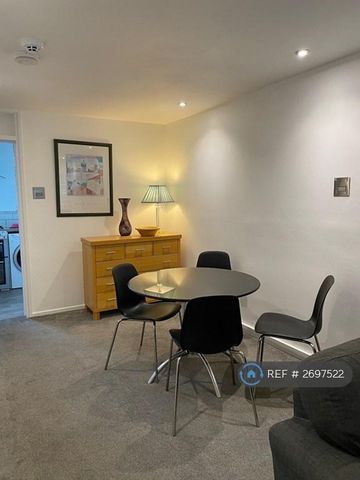 1 bedroom in a house share to rent - Photo 5