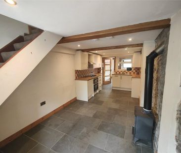 2 bedroom end of terrace house to rent - Photo 3