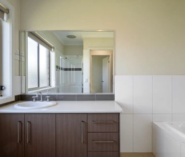 Prime Location, Modern Style & Family Comfort - Photo 6