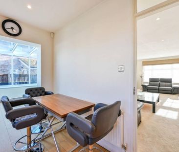 4 bedroom detached house to rent - Photo 4