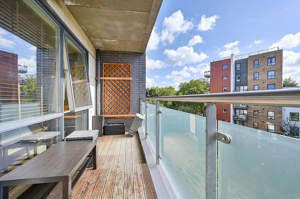 3 bedroom flat to rent - Photo 1