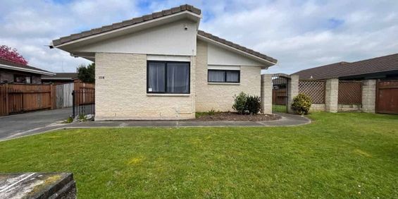 3 Bedrooms in Highbury - Photo 3