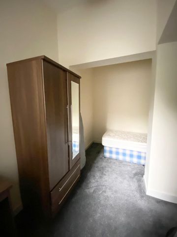 3 bedroom apartment to rent - Photo 2