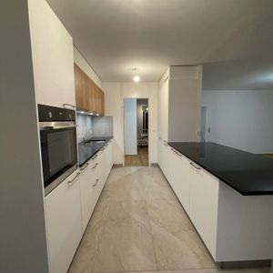 A completely renovated apartment for rent in Romont. - Foto 2