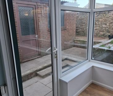 2 bedroom semi-detached house to rent - Photo 6