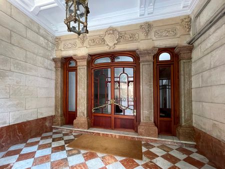 Elegante ático en el Paseo del Borne, con un dormitorio y terraza privada, sin amueblar. - Photo 5