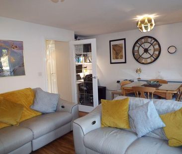 3 bedroom detached house to rent - Photo 2
