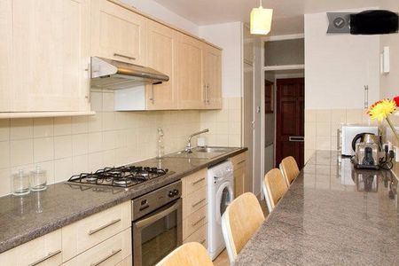 Rosenau Road, London, SW11 - Photo 3