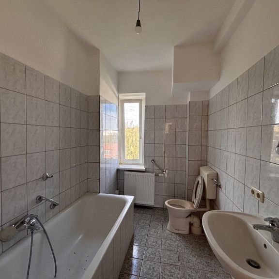 Leistbare 3-Zimmer-Wohnung mit großzügiger Wohnküche und flexiblem Kinderzimmer/Ankleidezimmer am Froschberg! Verfügbar ab 01.10.2026! - Photo 1