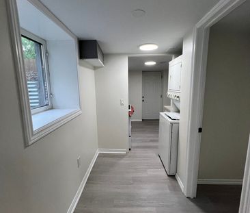31 Yorkshire Street N - Photo 1